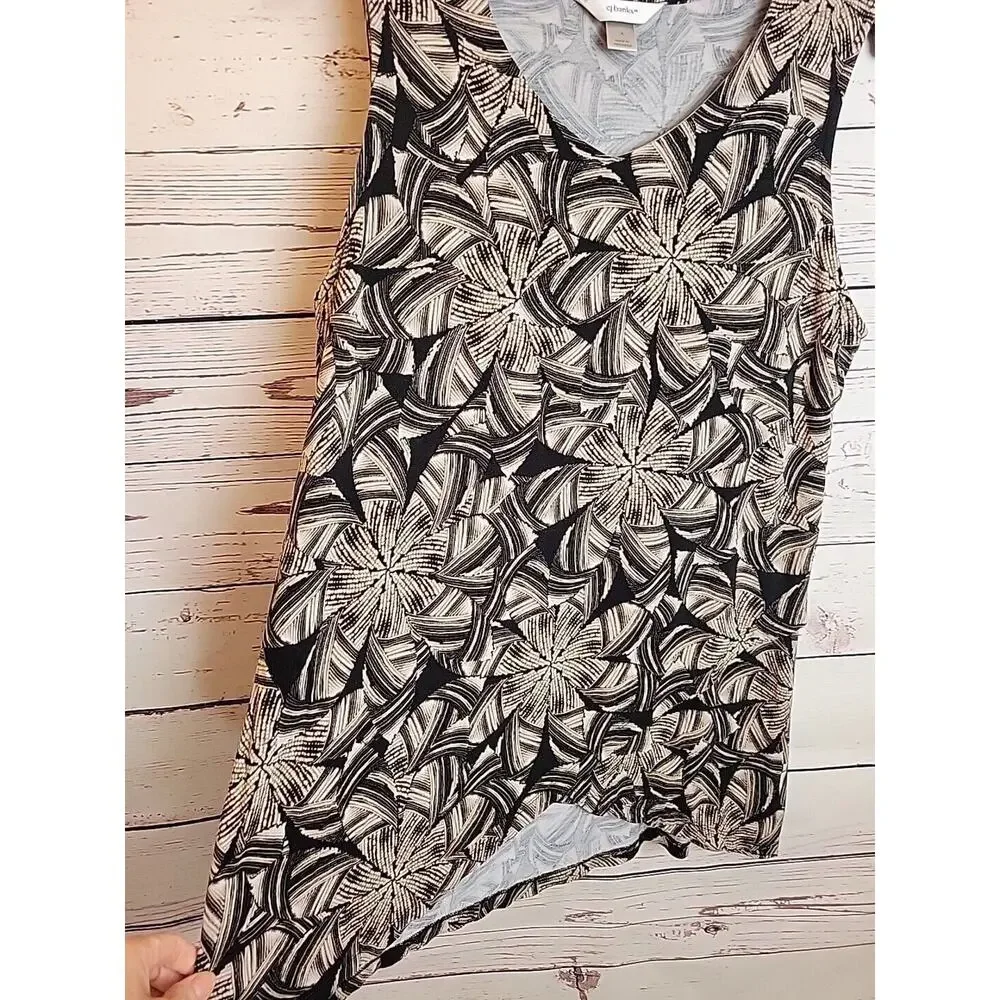 CJ Banks Black Geometric V-Neck Criss Cross Hem Sleeveless Top Size X (14W)‎